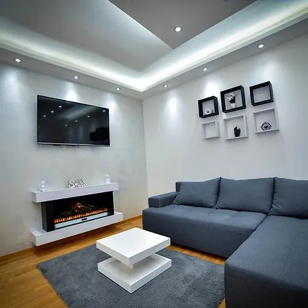 Nora Lux Apartment *