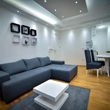 Nora Lux Apartment *